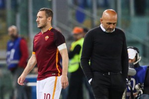 Roma's coach Luciano Spalletti (R) and Roma's captain Francesco Totti during the Italian Serie A soccer match AS Roma vs Bologna FC at Olimpico stadium in Rome, Italy, 11 April 2016. ANSA/ALESSANDRO DI MEO