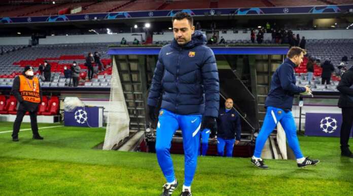 Xavi entra in campo Barcellona