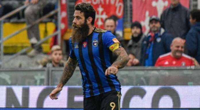 Bomber Moscardelli e la carriera a suon di gol: "Un sogno l'esordio in Serie A"